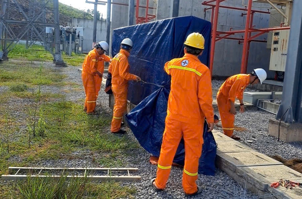 Ngành điện khẩn trương ứng phó bão Kajiki, bảo đảm vận hành an toàn hệ thống điện quốc gia