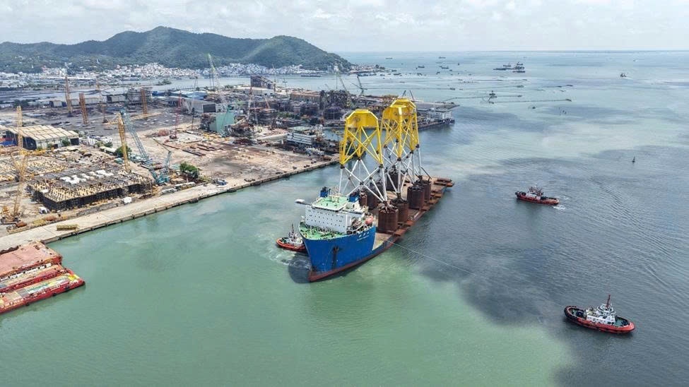 Những chân đế điện gió cuối cùng của dự án CHW2204 vươn ra biển lớn, vươn tầm quốc tế