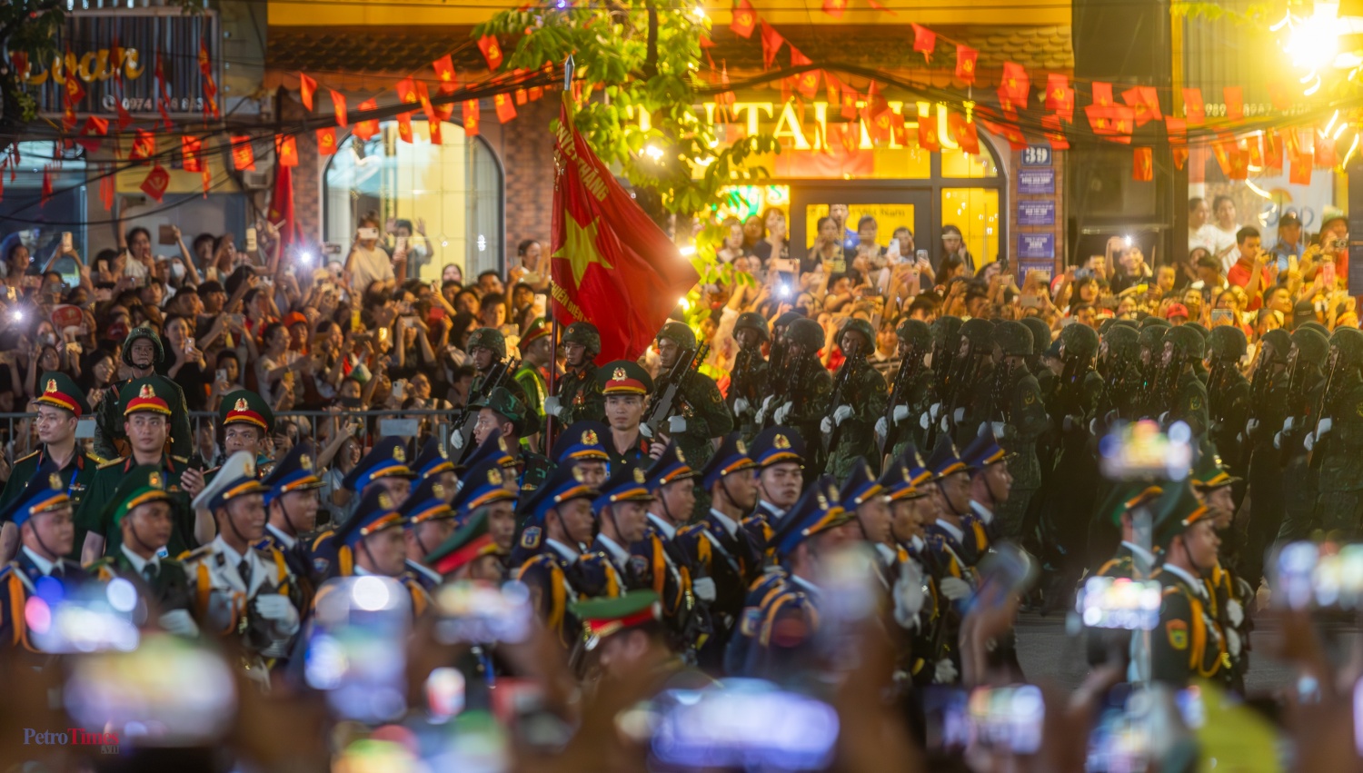 Sơ duyệt A80: Những bước chân tự hào giữa vòng tay nhân dân