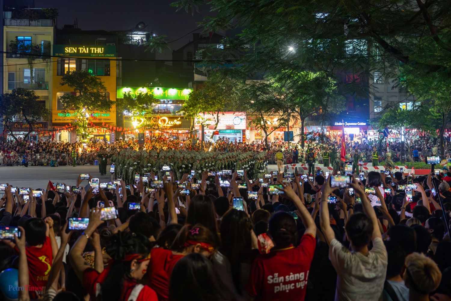 Sơ duyệt A80: Những bước chân tự hào giữa vòng tay nhân dân