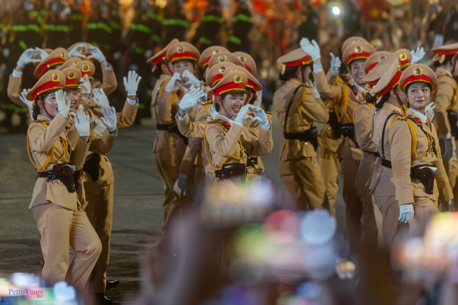 Sơ duyệt A80: Những bước chân tự hào giữa vòng tay nhân dân