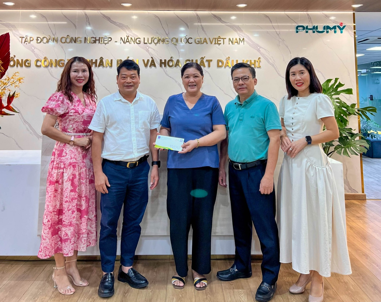 Công đoàn Phú Mỹ tiếp thêm nghị lực cho người lao động vượt khó