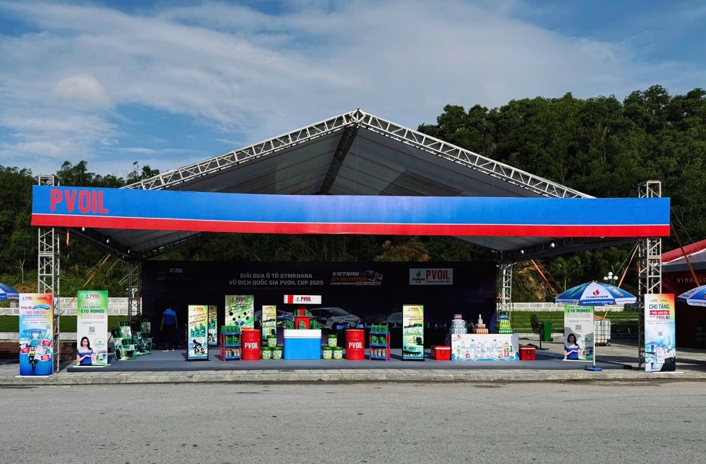 Gian hàng trưng bày các sản phẩm, dịch vụ của PVOIL