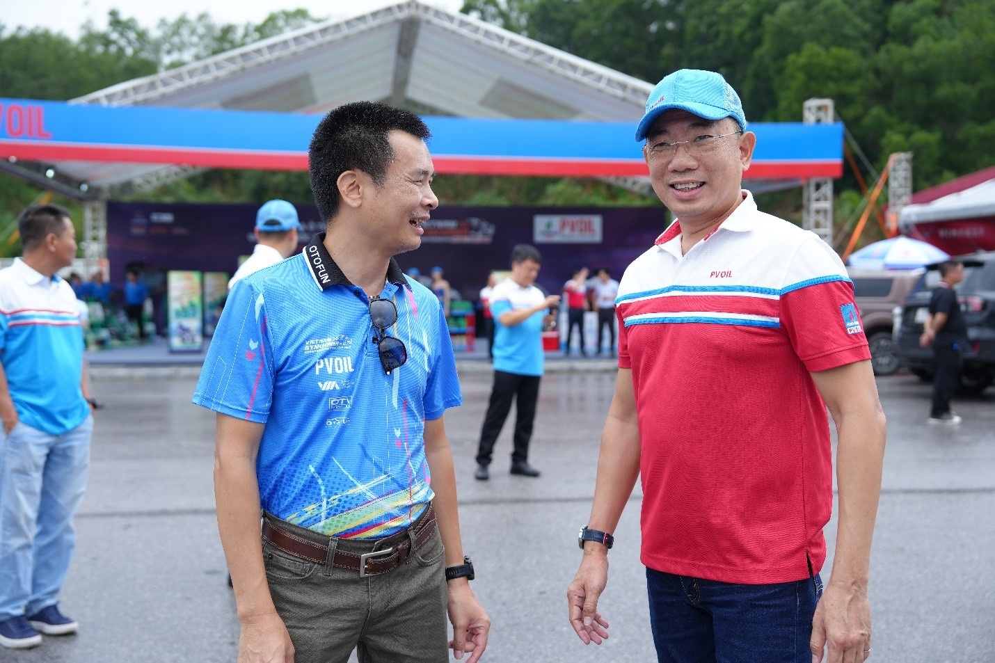 Ông Cao Hoài Dương - Chủ tịch HĐQT PVOIL kiểm tra các công tác chuẩn bị trước giờ khai mạc PVOIL VGC 2025: