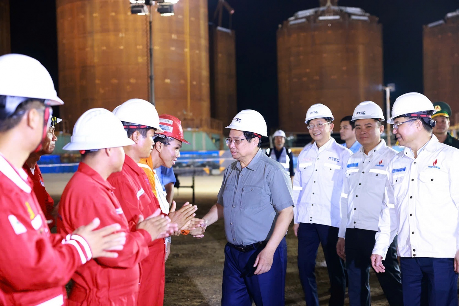 Người thuyền trưởng đưa Petrovietnam vượt qua sóng cả