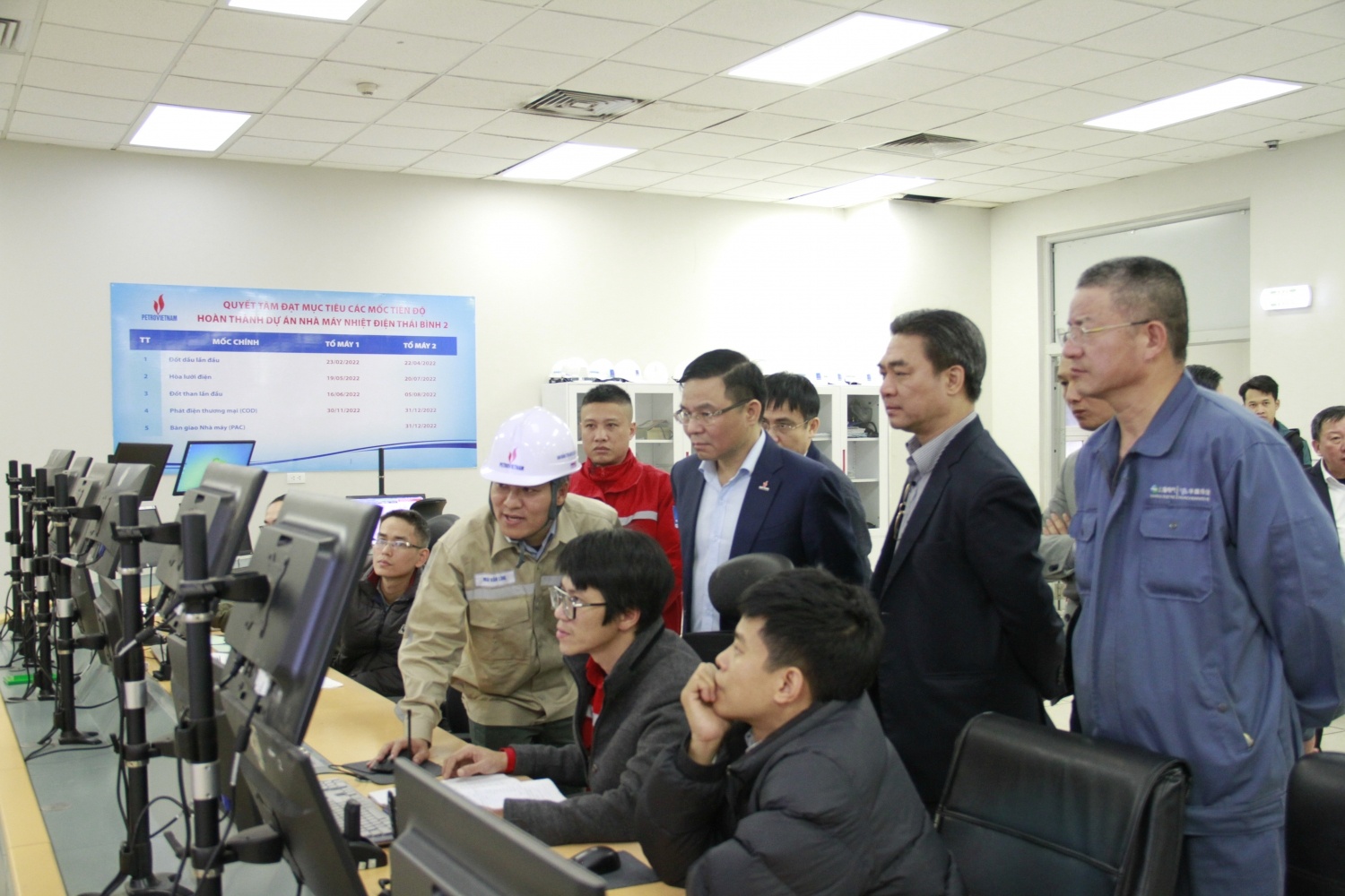 Ông Lê Mạnh Hùng kiểm tra tiến độ dự án Nhà máy Nhiệt điện Thái Bình 2 vào năm 2022