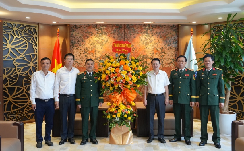 Đoàn công tác Trung ương Hội CCB Việt Nam chúc mừng Petrovietnam nhân kỷ niệm 50 năm thành lập Tập đoàn Đoàn công tác Trung ương Hội CCB Việt Nam chúc mừng Petrovietnam nhân kỷ niệm 50 năm thành lập Tập đoàn