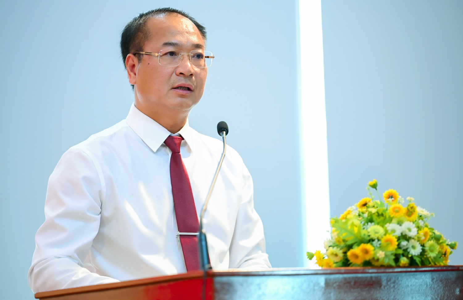 Chi bộ PVPMB tổ chức sinh hoạt chính trị chuyên đề và kết nạp đảng viên mới