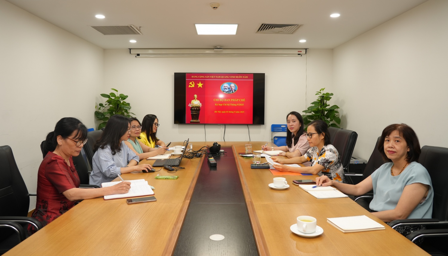 Chi bộ Ban Pháp chế Tổng Công ty