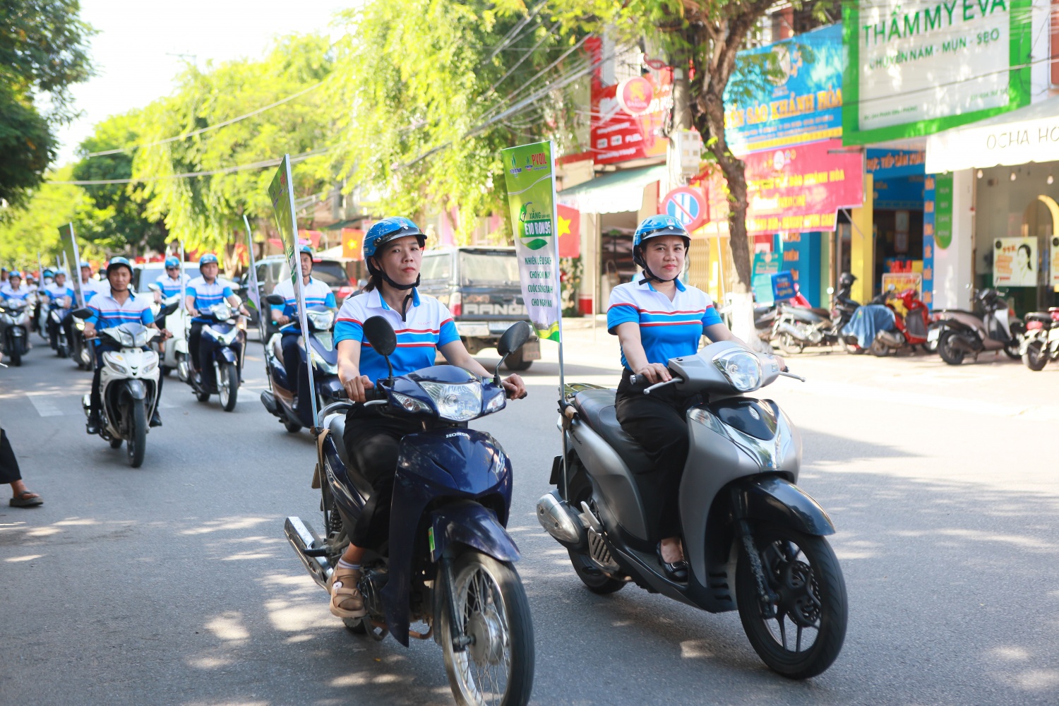 Việc sử dụng xăng sinh học E10 RON 95 sẽ giúp đáp ứng xu thế chuyển dịch năng lượng toàn cầu, góp phần giảm phát thải khí CO2, bảo vệ môi trường và thích ứng với biến đổi khí hậu.