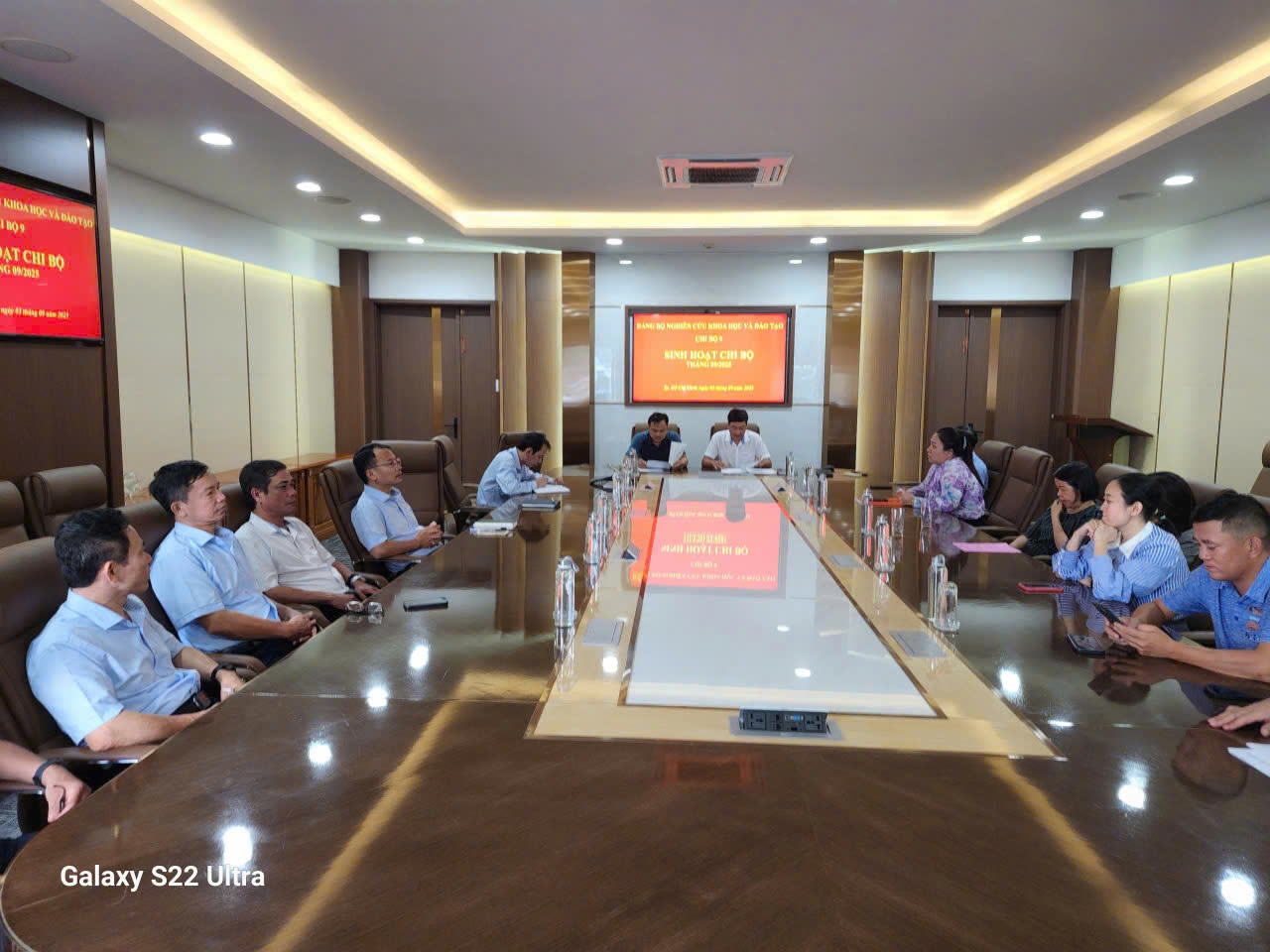 Đảng bộ Nghiên cứu Khoa học và Đào tạo đổi mới và nâng cao chất lượng sinh hoạt chi bộ