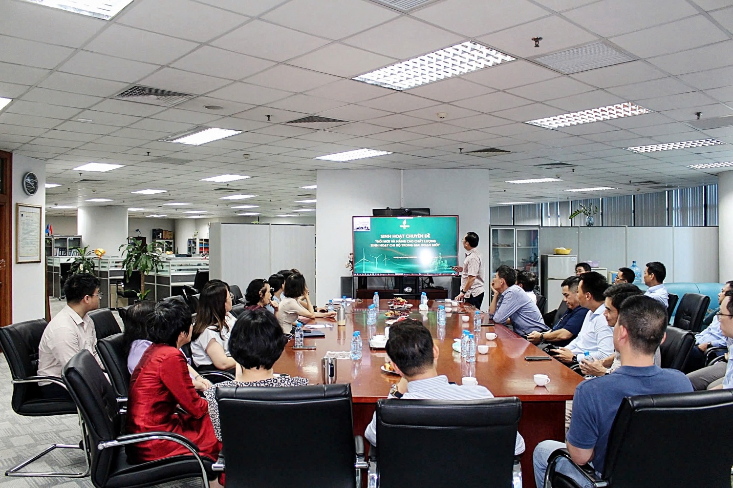 Đảng bộ Nghiên cứu Khoa học và Đào tạo đổi mới và nâng cao chất lượng sinh hoạt chi bộ