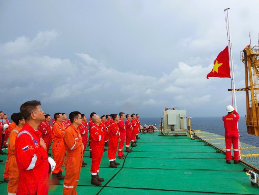 Sinh hoạt chi bộ toàn Đảng bộ Petrovietnam: Lan tỏa tinh thần Đại hội, bồi đắp niềm tự hào 50 năm