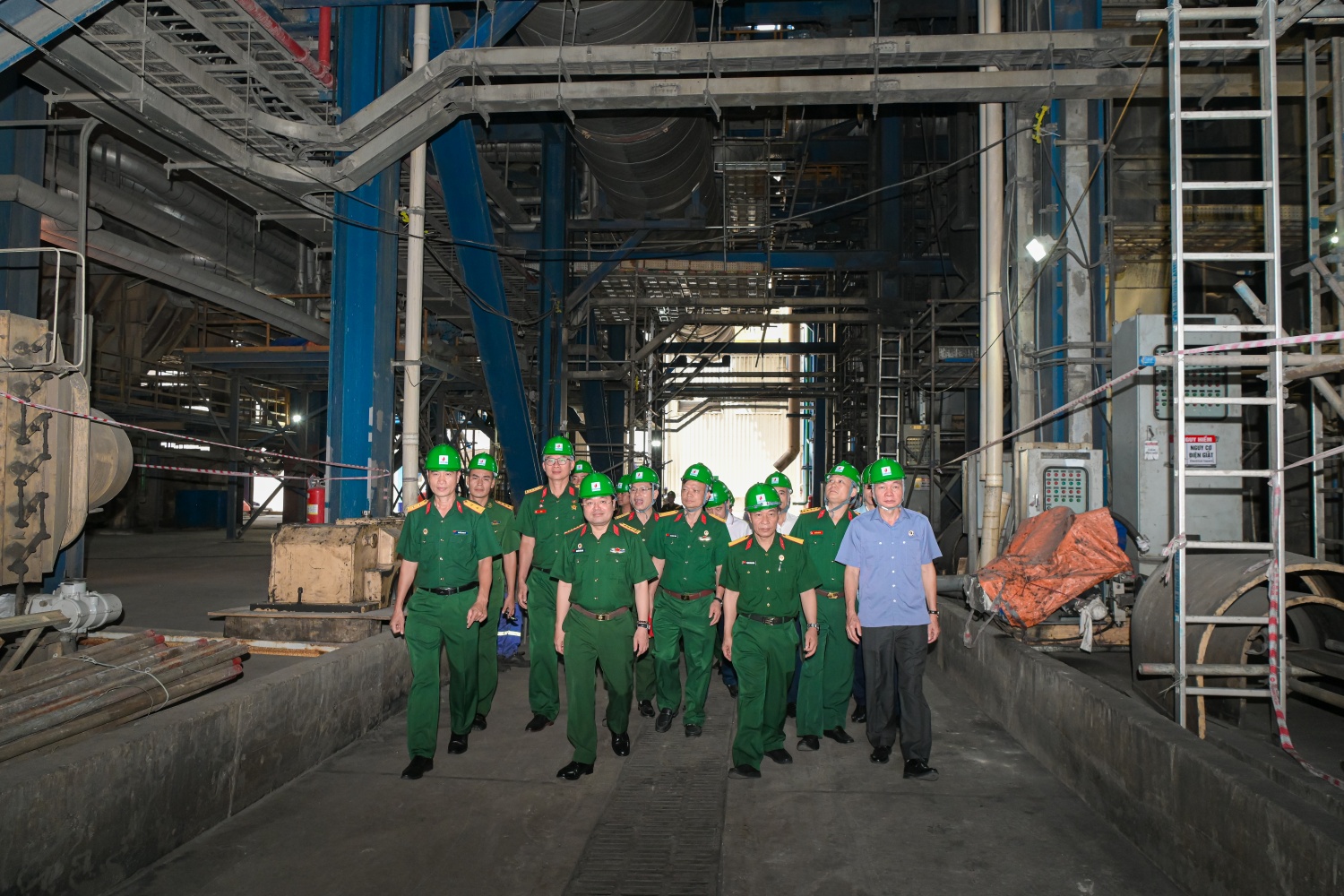 Hội CCB Petrovietnam thăm và làm việc tại NMNĐ Thái Bình 2 - biểu tượng đoàn kết, trách nhiệm và bản lĩnh Petrovietnam