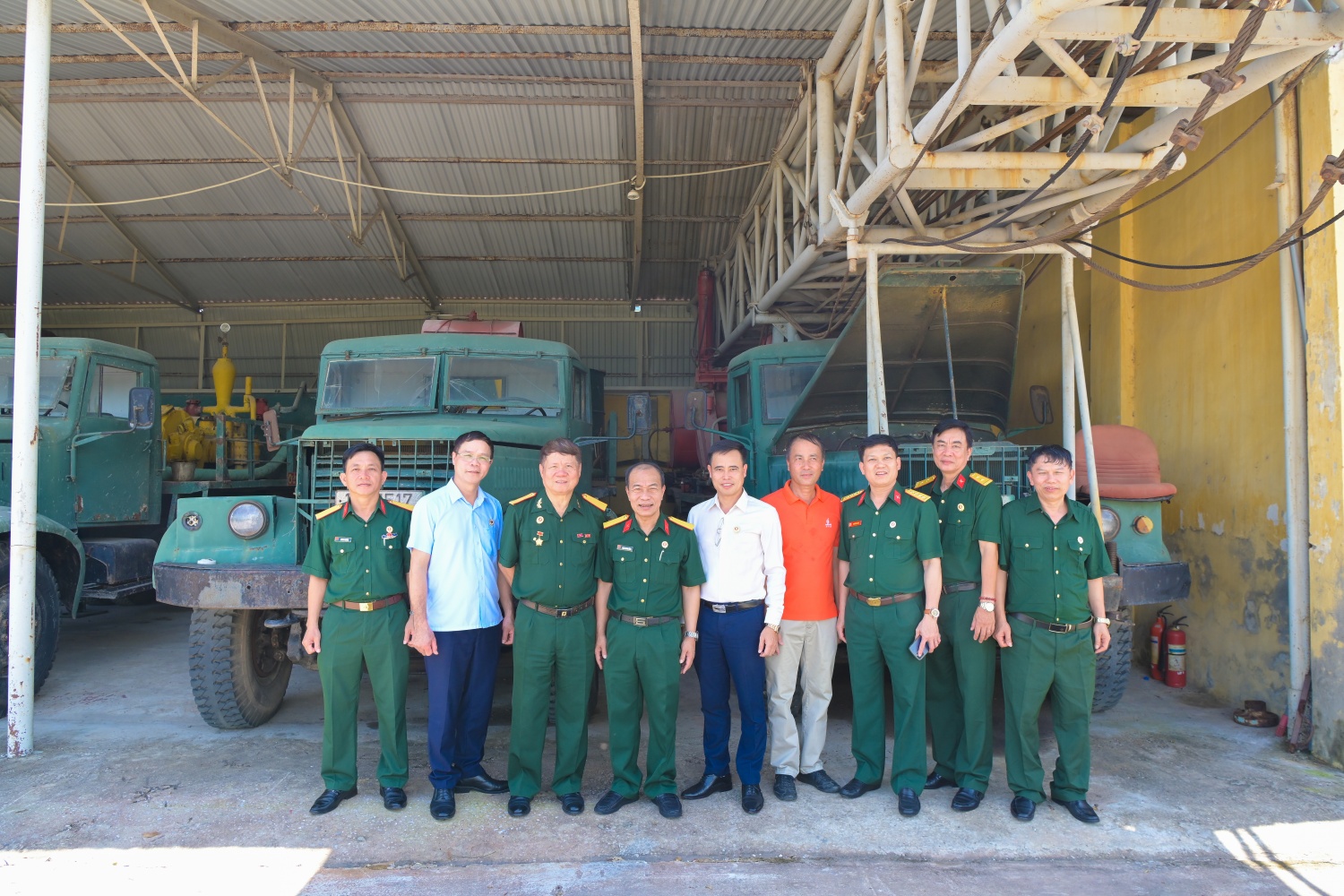 [Chùm ảnh] Hội CCB Petrovietnam thăm Nhà máy Nhiệt điện Thái Bình 2 và Khu lưu niệm Công trình Dầu khí đầu tiên