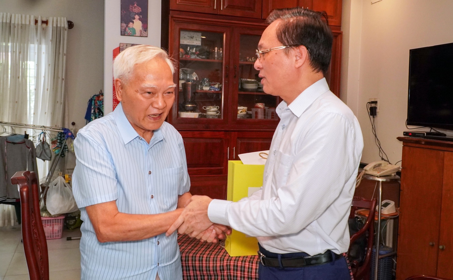 Lãnh đạo Petrovietnam tri ân sâu sắc tới các thế hệ lãnh đạo, người lao động qua các thời kỳ