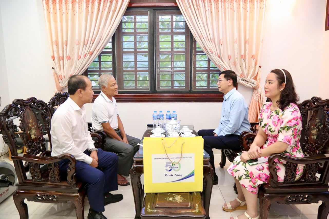 Lãnh đạo Petrovietnam tri ân sâu sắc tới các thế hệ lãnh đạo, người lao động qua các thời kỳ