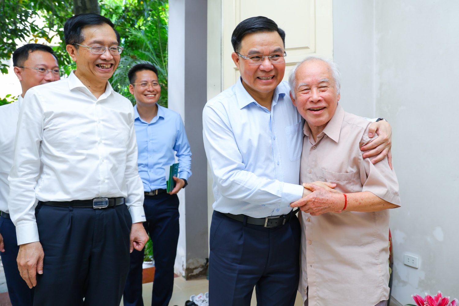 Các thế hệ người Petrovietnam hôm nay gửi lời tri ân sâu sắc tới các thế hệ lãnh đạo, người lao động qua các thời kỳ