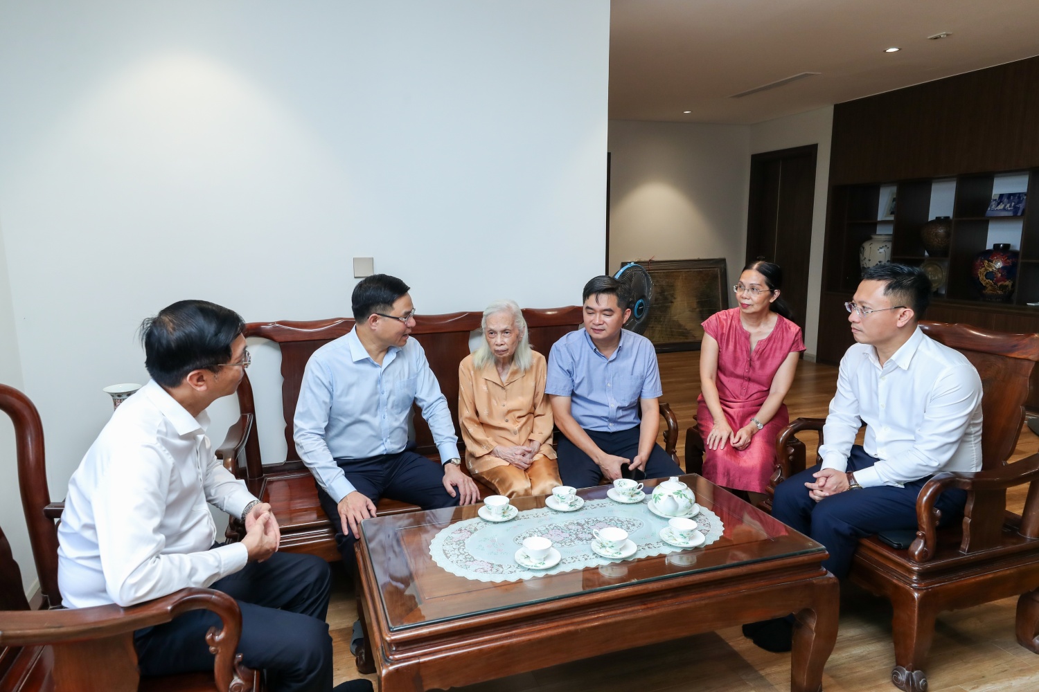 Các thế hệ người Petrovietnam hôm nay gửi lời tri ân sâu sắc tới các thế hệ lãnh đạo, người lao động qua các thời kỳ