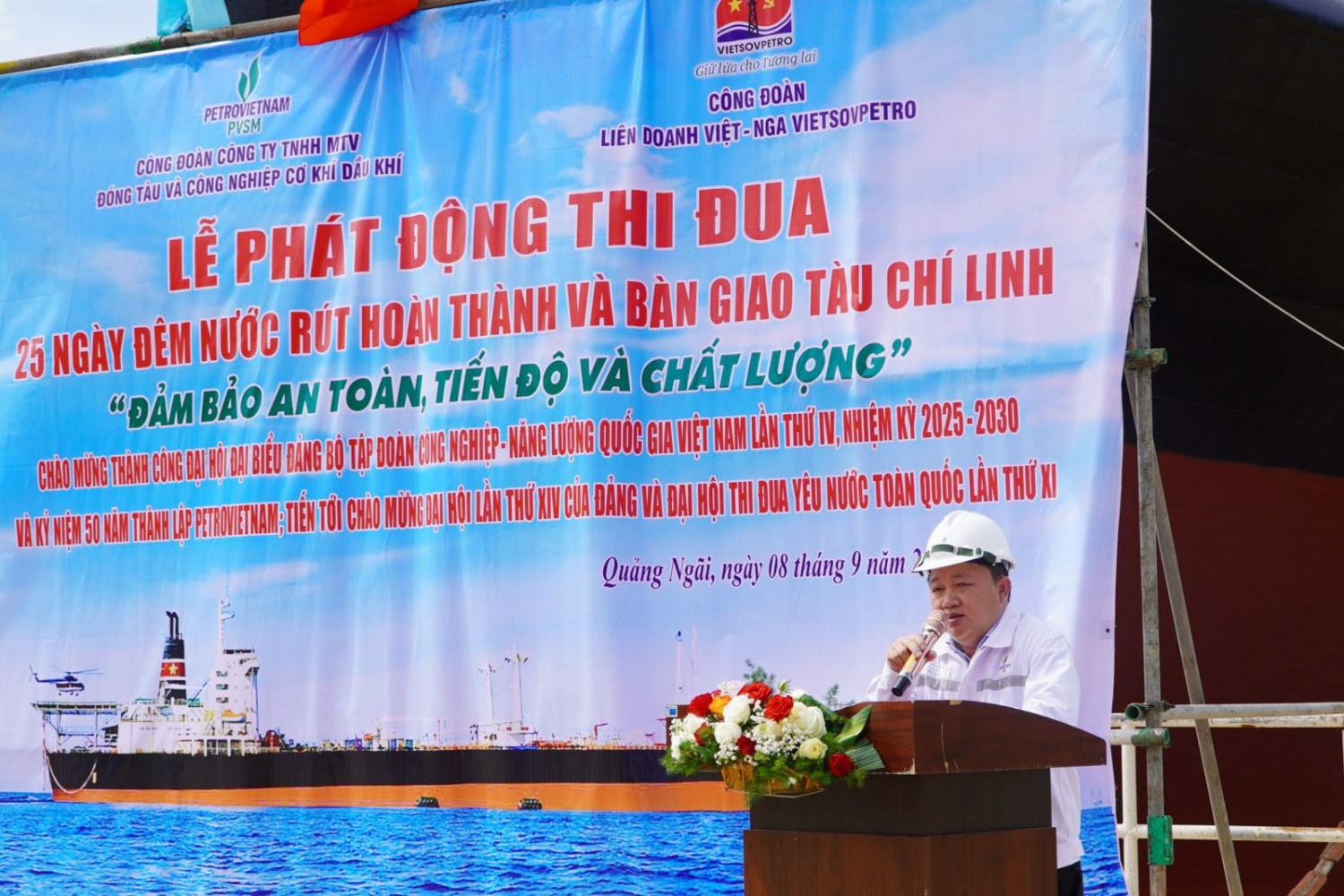 Phó Tổng Giám đốc PVSM Nguyễn Hồng Chiến phát biểu tại Lễ phát động thi đua.