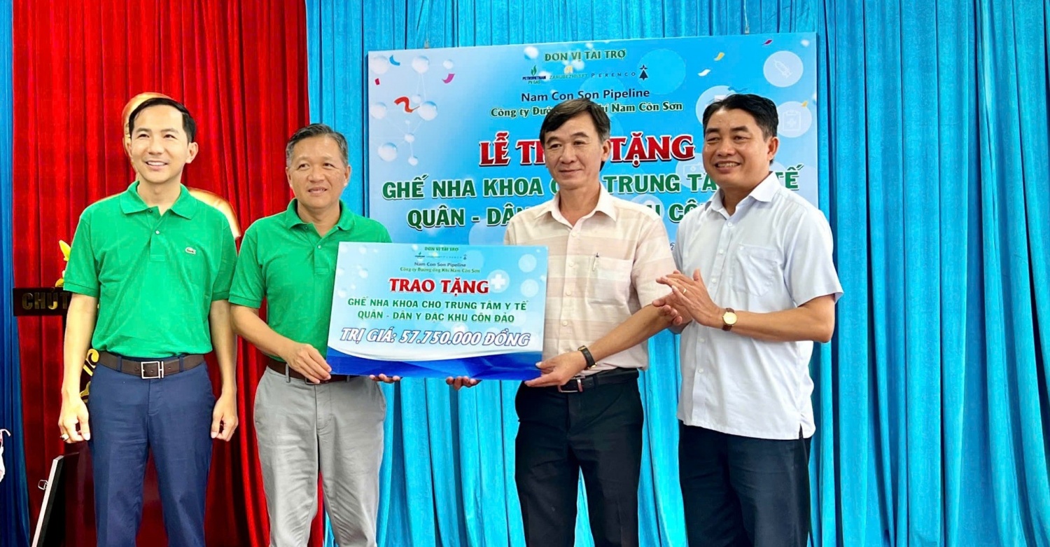 Chi bộ PV GAS NCSP trao tặng ghế nha khoa cho Trung tâm Y tế Quân - Dân y Đặc khu Côn Đảo Chi bộ PV GAS NCSP trao tặng ghế nha khoa cho Trung tâm Y tế Quân - Dân y Đặc khu Côn Đảo