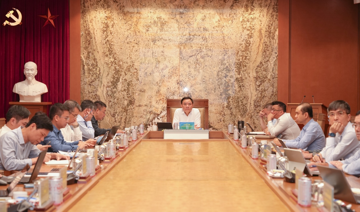 Petrovietnam phấn đấu vượt chỉ tiêu tăng trưởng, lập thành tích chào mừng kỷ niệm 50 năm thành lập