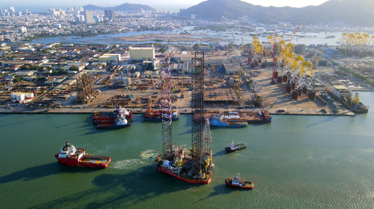 Giàn khoan tự nâng PV DRILLING VIII đã ký hợp đồng khoan đầu tiên với Vietsovpetro, chuẩn  bị thực hiện chương trình khoan tại mỏ Kình Ngư Trắng.