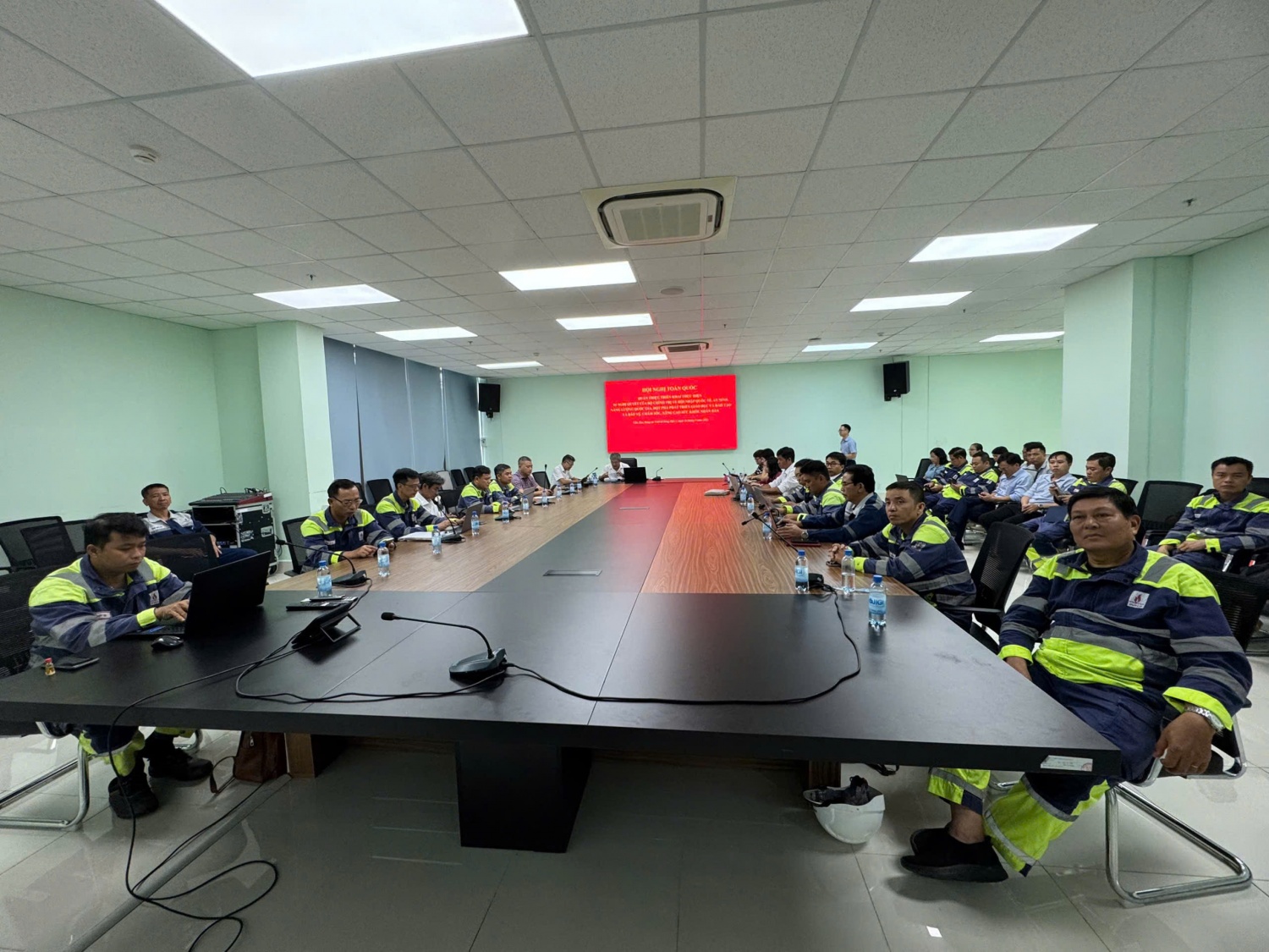 Gần 8.000 đảng viên Petrovietnam tham dự Hội nghị toàn quốc quán triệt 4 Nghị quyết của Bộ Chính trị