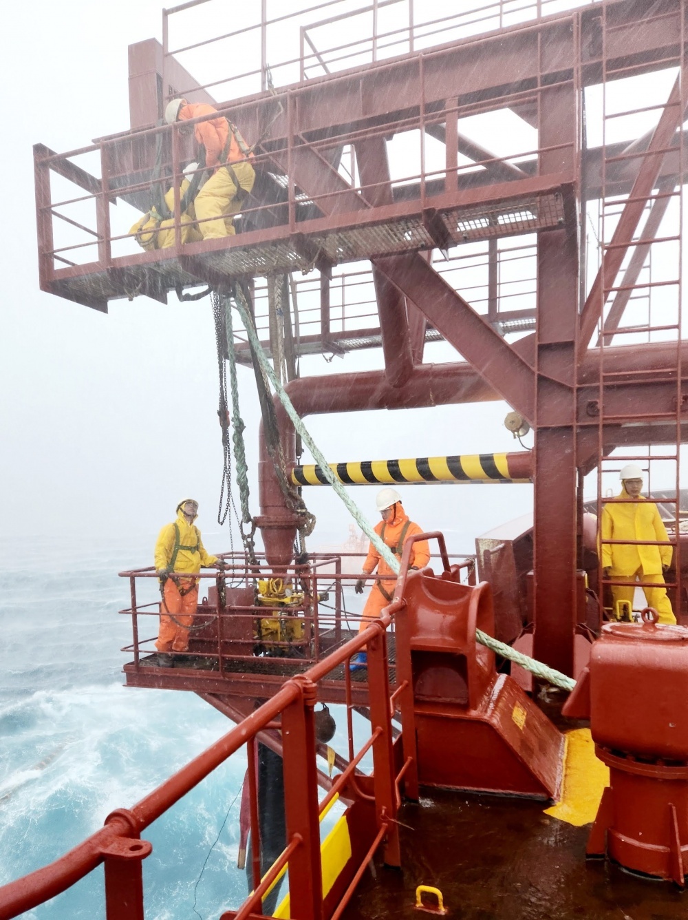 Bản lĩnh người lao động Petrovietnam giữa trùng khơi