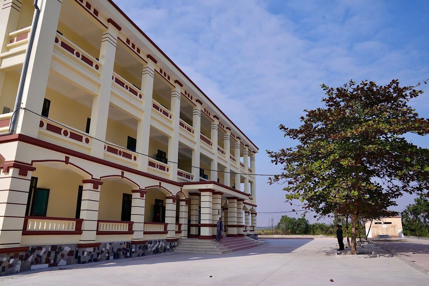 Petrovietnam đồng hành cùng sự nghiệp trồng người, nâng bước trẻ thơ tới trường