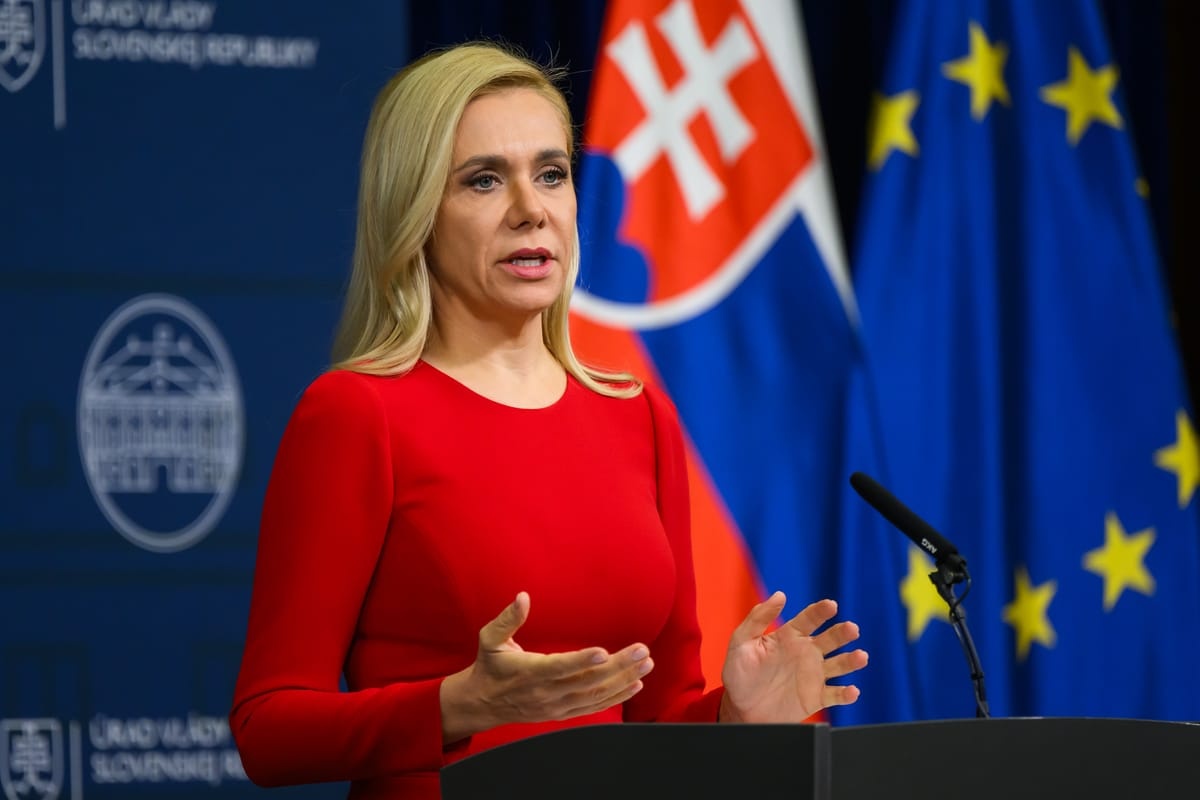 Slovakia, Hungary không chấp nhận sức ép từ ông Trump