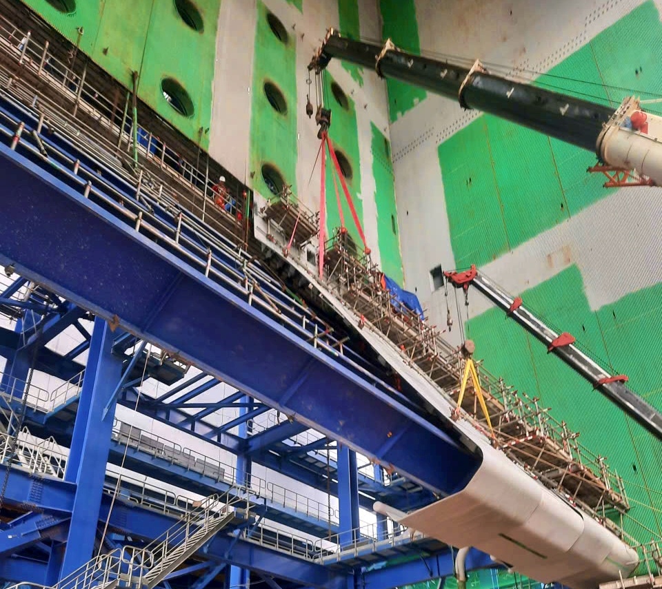 Dự án NMNĐ Long Phú 1: Lắp đặt vách lò hơi, bám sát tiến độ tổng thể