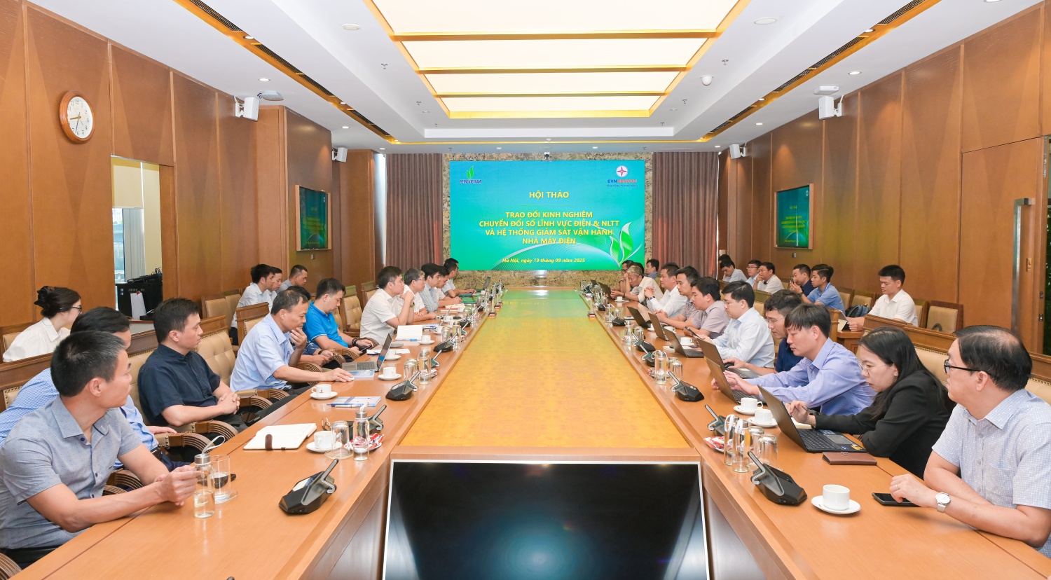 Toàn cảnh buổi làm việc