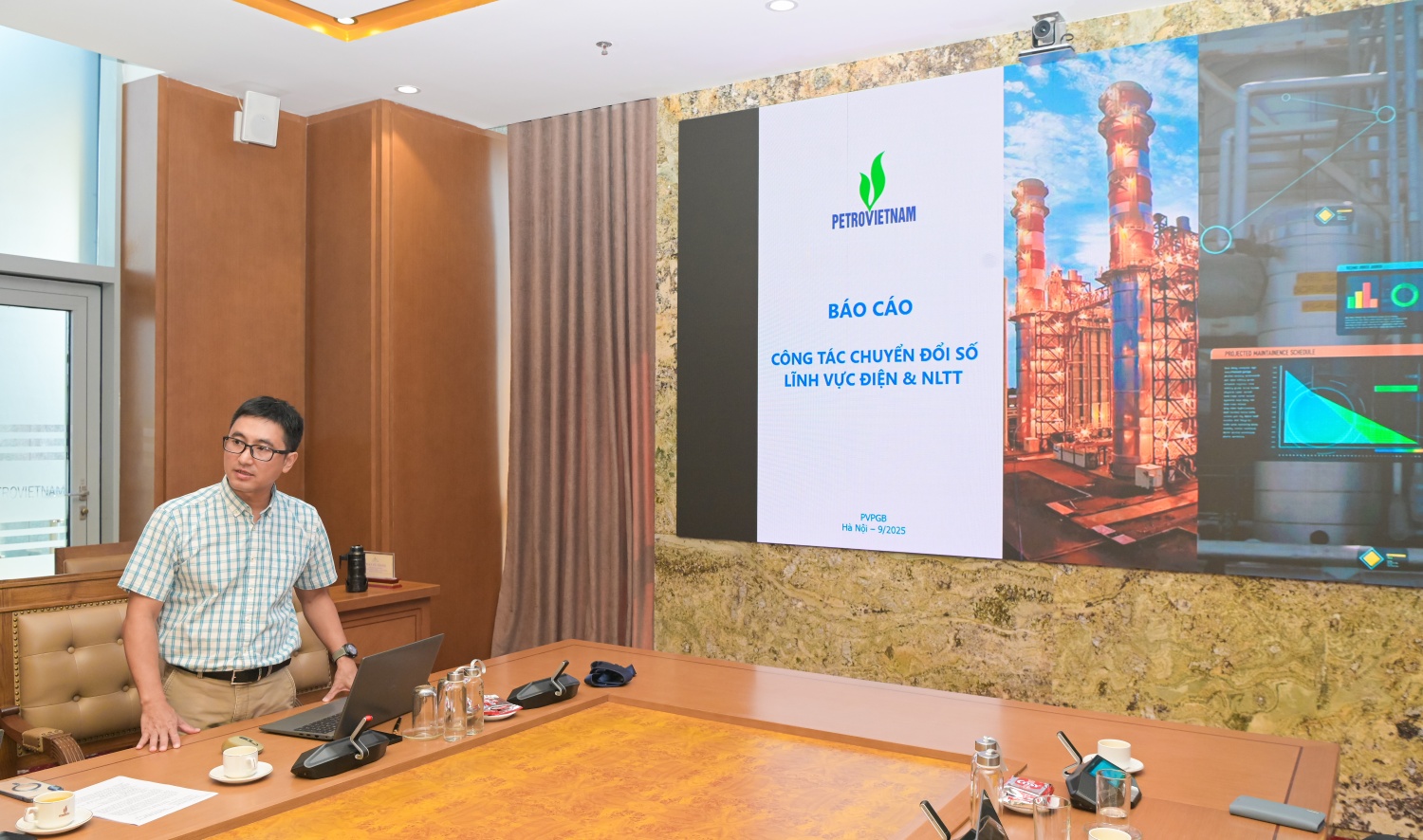 Đại diện PVPGB trình bày báo cáo tại Hội thảo