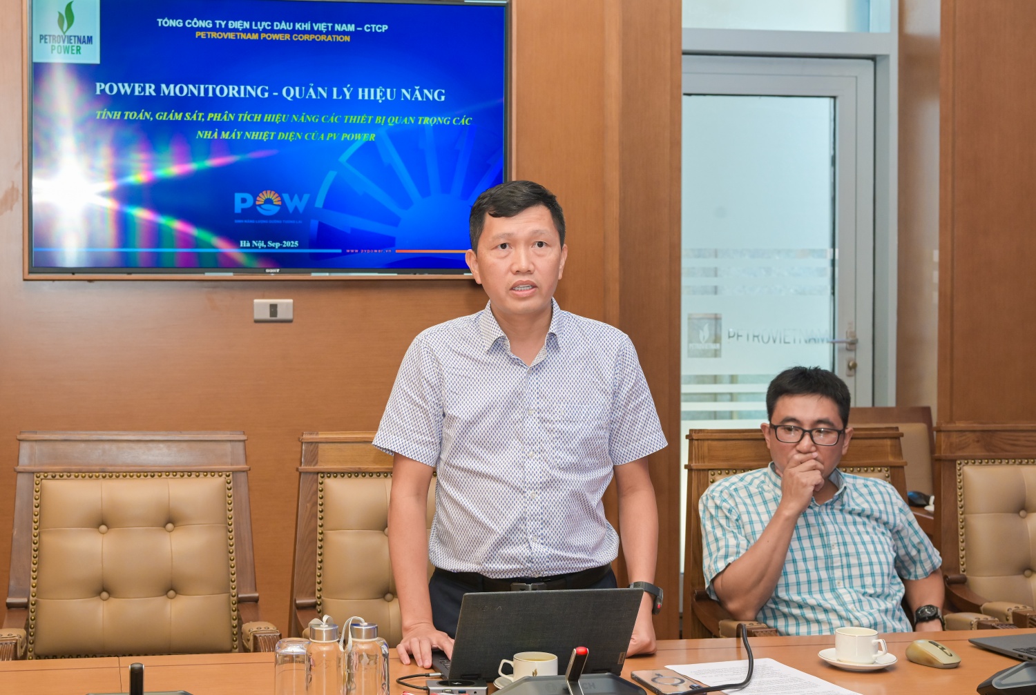 Đại diện PV Power trao đổi tại Hội thảo