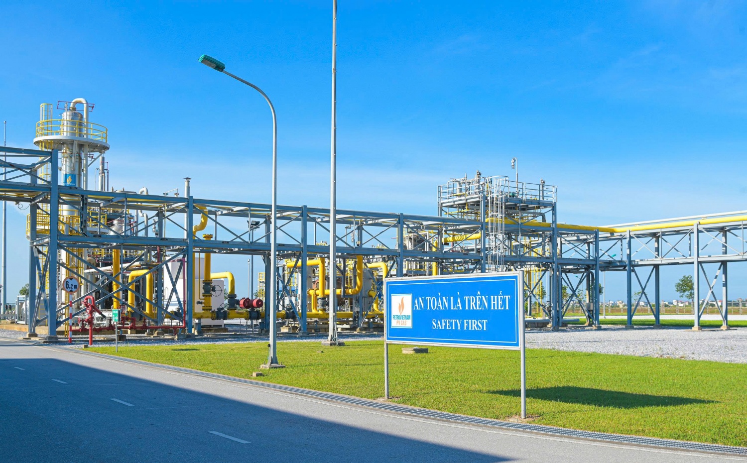 Hình: Một góc công trình khí Hàm Rồng – Thái Bình