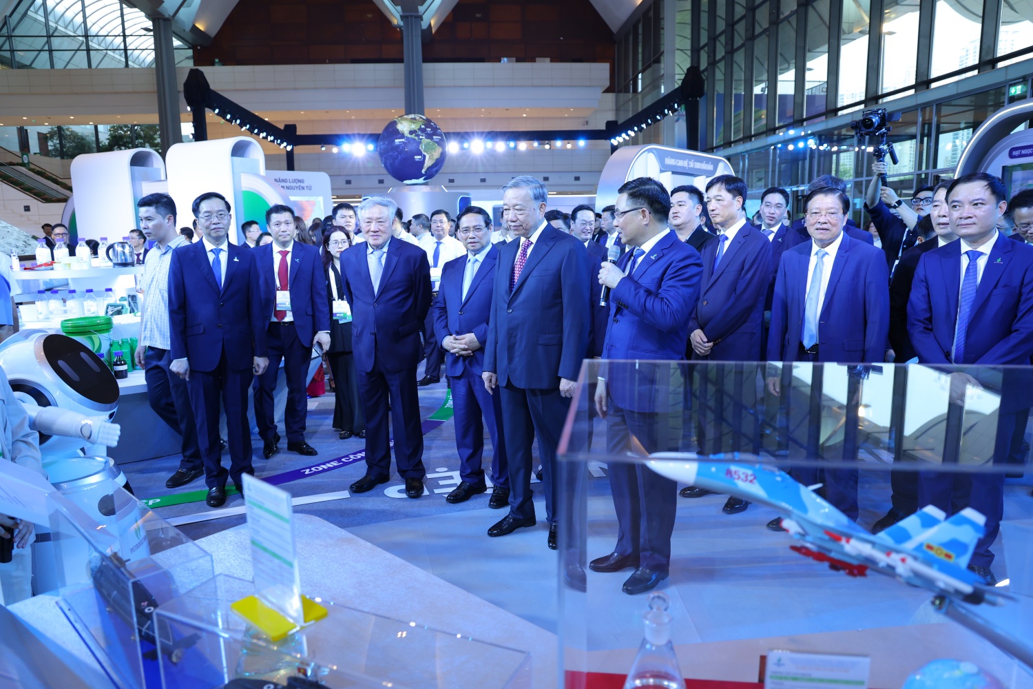 Tổng Bí thư Tô Lâm dự Lễ kỷ niệm 50 năm thành lập Petrovietnam