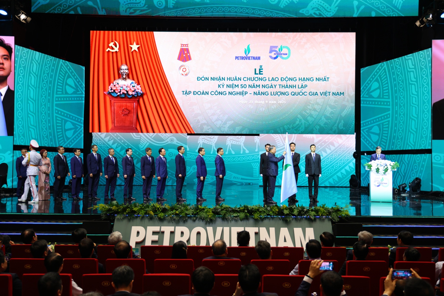 Tổng Bí thư Tô Lâm kỳ vọng Petrovietnam: “Tiên phong – Vượt trội – Bền vững – Toàn cầu”
