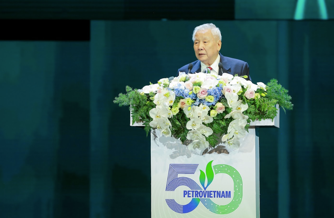 50 năm dồn lại một ngày vinh quang