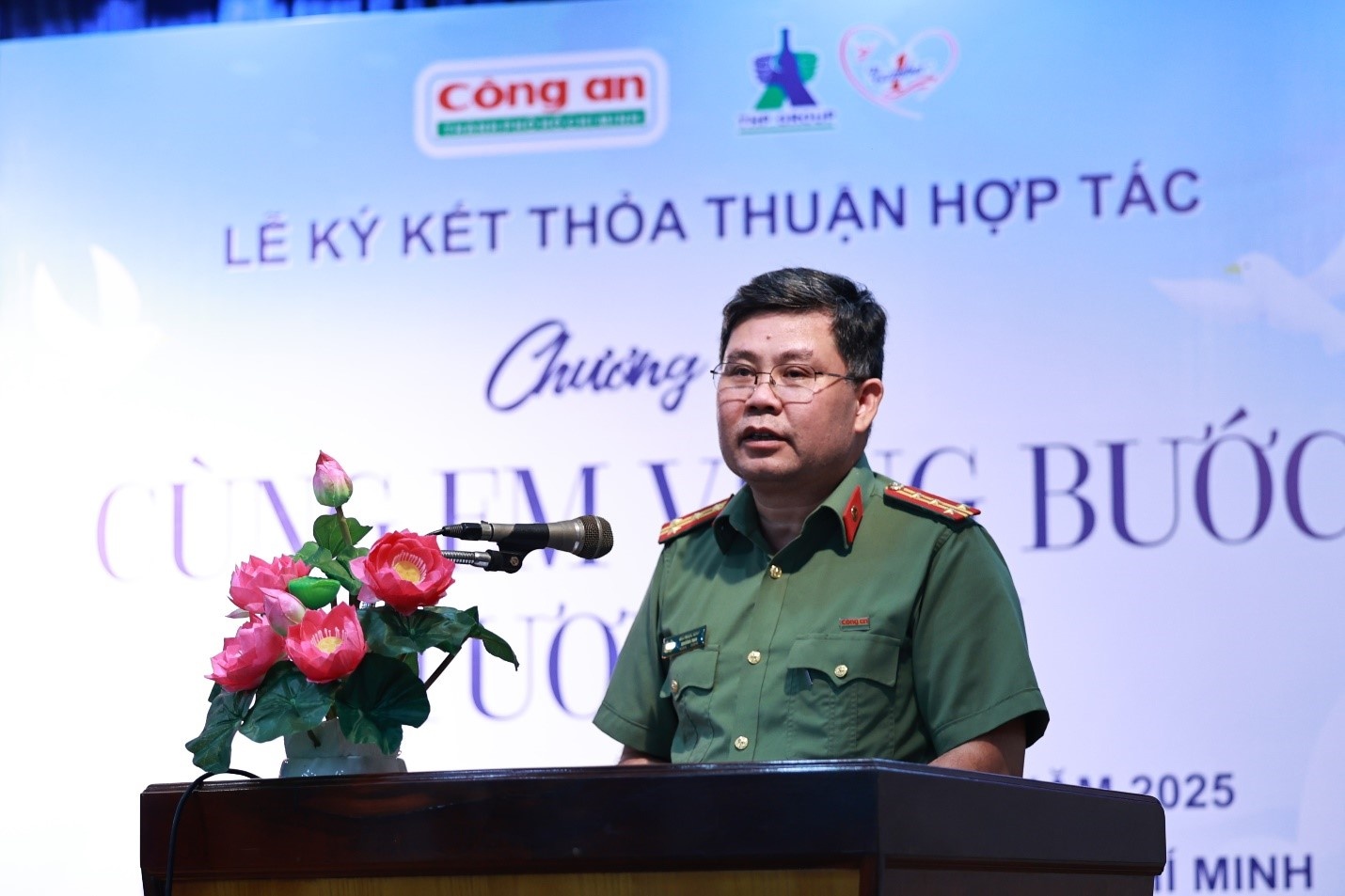 Sau Hà Nội, Tân Hiệp Phát tiếp tục bảo trợ con em cán bộ chiến sĩ công an có hoàn cảnh khó khăn tại TP HCM