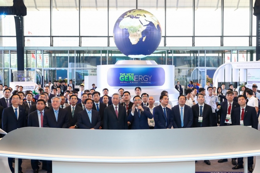 PTSC attends Science and Technology Exhibition on the occasion of the 50th anniversary of Petrovietnam