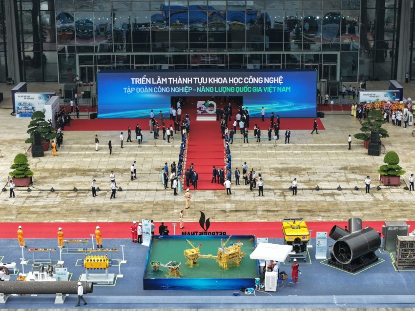 PTSC attends Science and Technology Exhibition on the occasion of the 50th anniversary of Petrovietnam