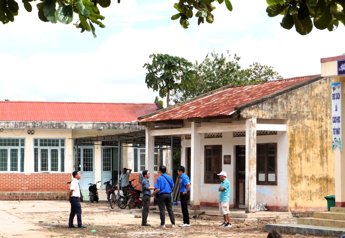 Đoàn Thanh niên POS trao tặng nhà ăn bán trú cho trường tiểu học vùng cao