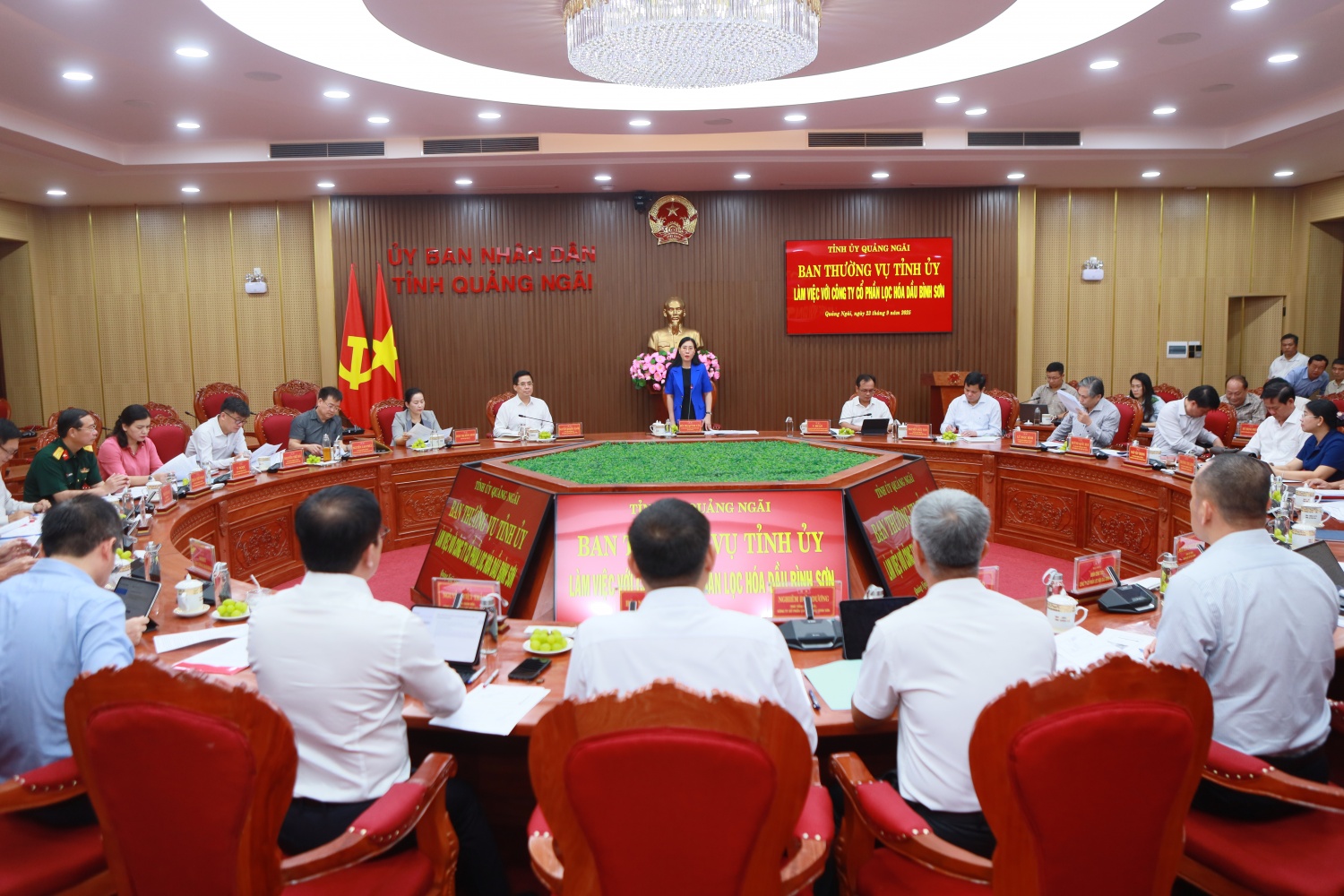 Buổi làm việc là cơ hội để BSR báo cáo, trình bày các khó khăn, thách thức với Ban Thường vụ Tỉnh ủy Quảng Ngãi trong quá trình phát triển của doanh nghiệp.