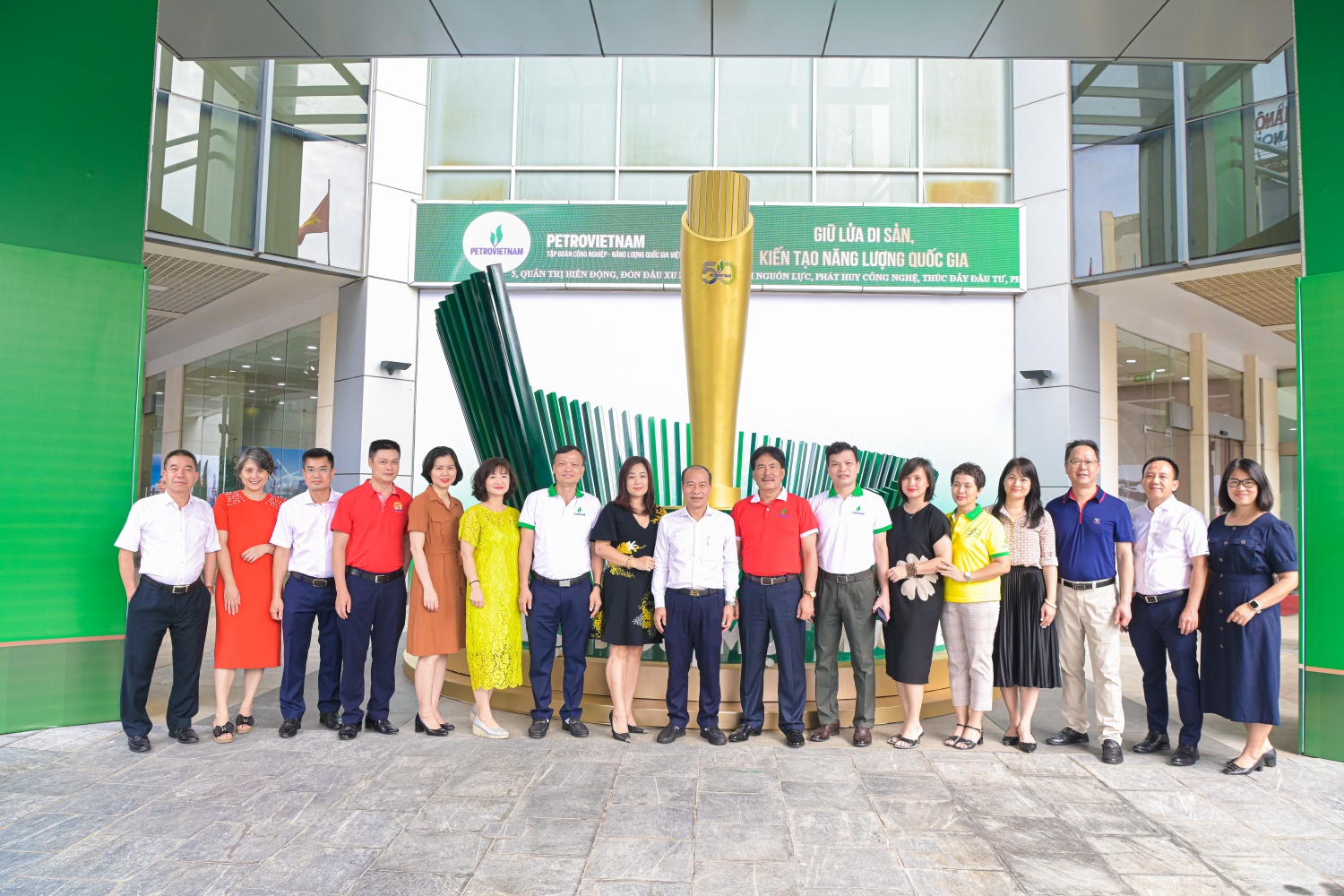 CLB Dầu khí Trường Sa chào mừng 50 năm thành lập Petrovietnam