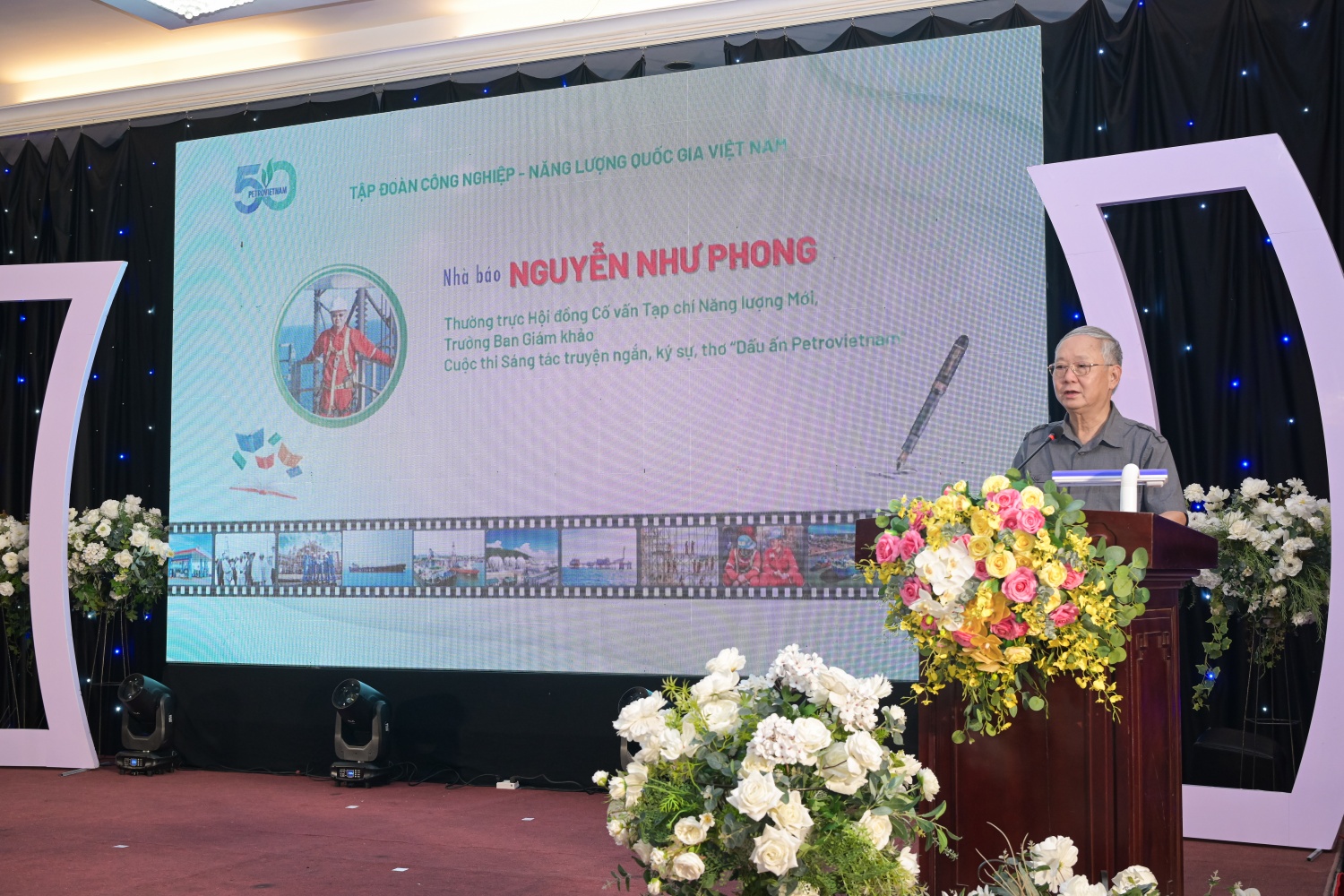 Nhà báo Nguyễn Như Phong – Trưởng Ban Giám khảo phát biểu tổng kết cuộc thi