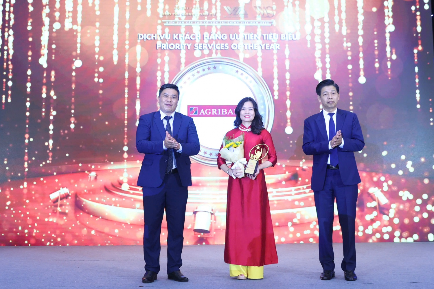 Đổi mới và sáng tạo, Agribank được vinh danh 3 giải thưởng Dịch vụ tài chính tiêu biểu năm 2025