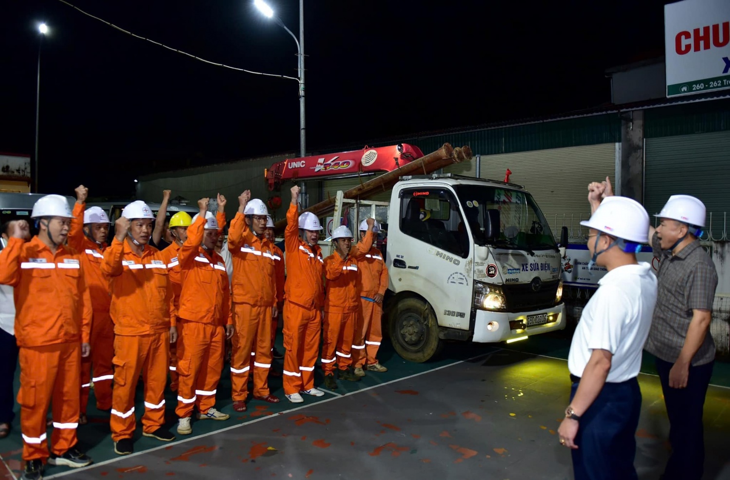 Bão số 10 gây mất điện diện rộng: EVN huy động khẩn cấp lực lượng khắc phục sự cố