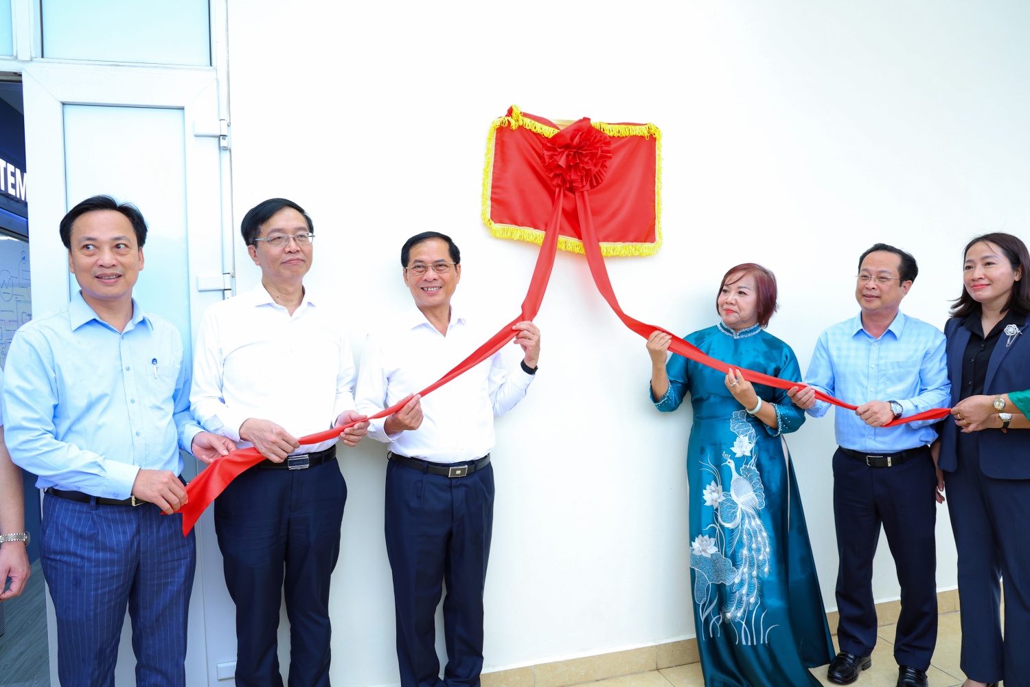 Petrovietnam tiên phong phát triển giáo dục STEM: Khánh thành 2 phòng học tại THCS Tây Mỗ và Tây Mỗ 3