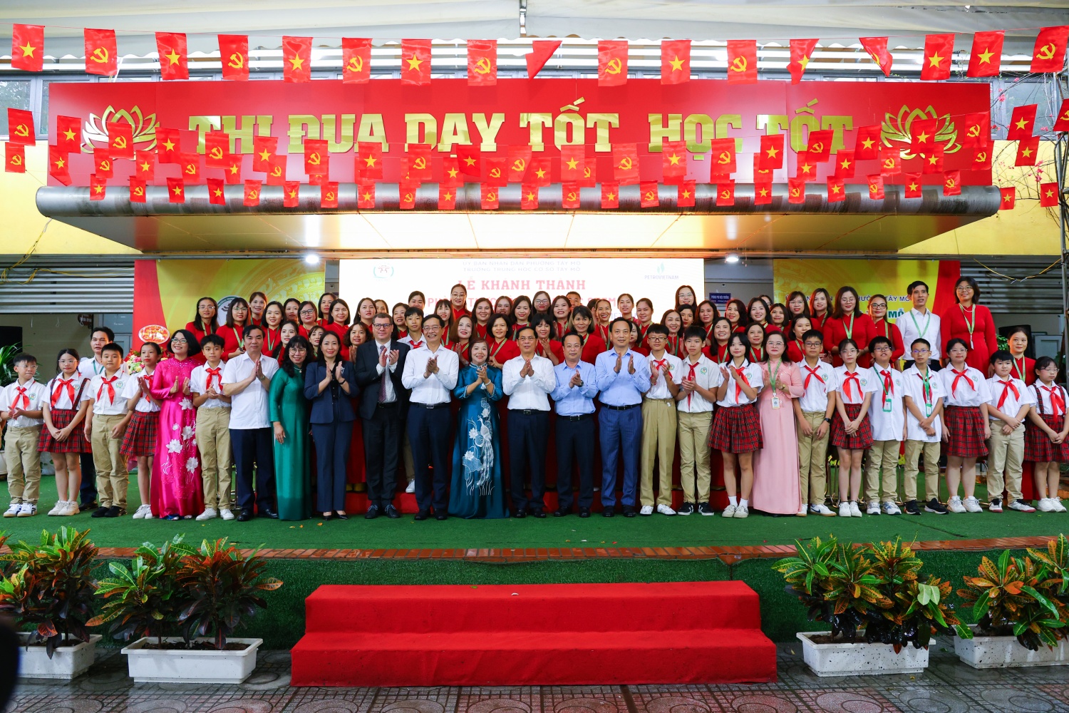 Petrovietnam tiên phong phát triển giáo dục STEM: Khánh thành 2 phòng học tại THCS Tây Mỗ và Tây Mỗ 3